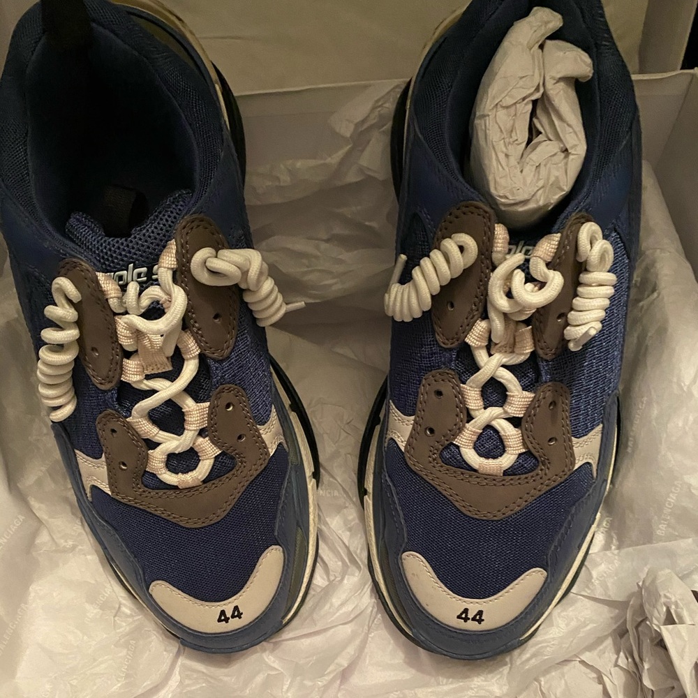 Men’s Balenciaga sneakers